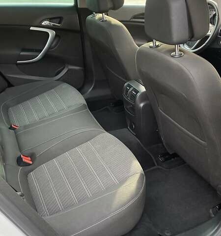 Белый Опель Инсигния, объемом двигателя 1.96 л и пробегом 274 тыс. км за 10200 $, фото 27 на Automoto.ua