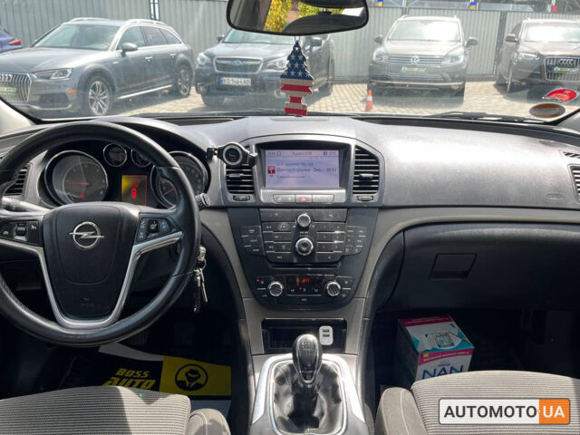 Белый Опель Инсигния, объемом двигателя 2 л и пробегом 213 тыс. км за 9900 $, фото 16 на Automoto.ua