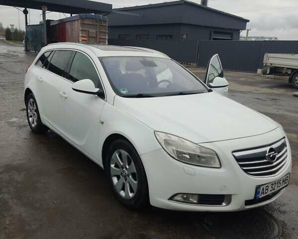 Белый Опель Инсигния, объемом двигателя 1.96 л и пробегом 324 тыс. км за 6600 $, фото 7 на Automoto.ua