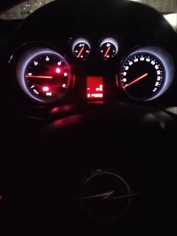 Білий Опель Інсігнія, об'ємом двигуна 1.96 л та пробігом 318 тис. км за 7000 $, фото 15 на Automoto.ua