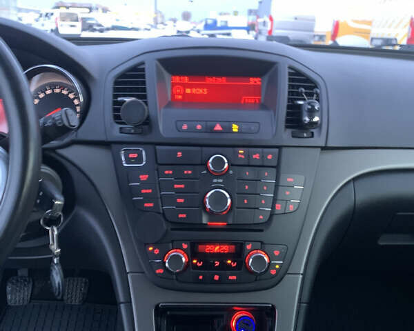 Белый Опель Инсигния, объемом двигателя 1.96 л и пробегом 276 тыс. км за 7600 $, фото 8 на Automoto.ua