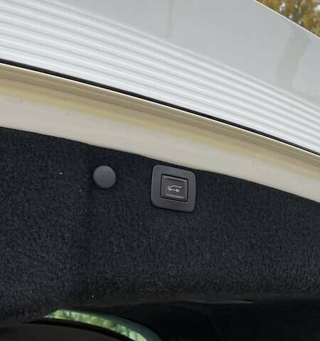 Белый Опель Инсигния, объемом двигателя 1.96 л и пробегом 274 тыс. км за 10200 $, фото 37 на Automoto.ua