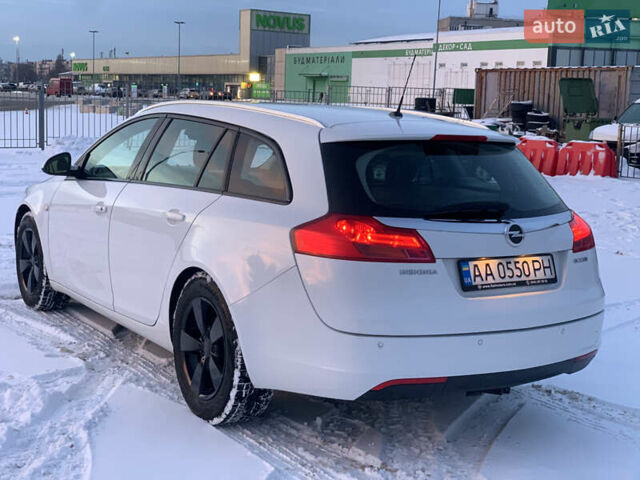 Белый Опель Инсигния, объемом двигателя 1.96 л и пробегом 276 тыс. км за 7600 $, фото 2 на Automoto.ua