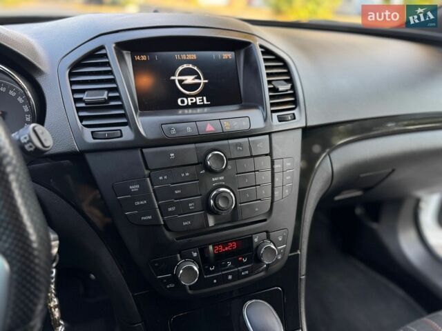 Белый Опель Инсигния, объемом двигателя 2 л и пробегом 130 тыс. км за 9300 $, фото 15 на Automoto.ua