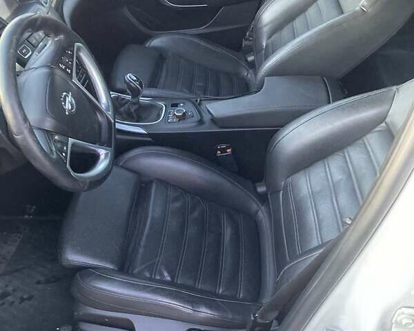 Белый Опель Инсигния, объемом двигателя 2 л и пробегом 330 тыс. км за 7100 $, фото 7 на Automoto.ua