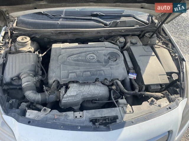 Білий Опель Інсігнія, об'ємом двигуна 1.96 л та пробігом 264 тис. км за 7300 $, фото 3 на Automoto.ua