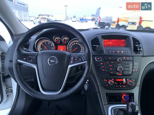 Белый Опель Инсигния, объемом двигателя 1.96 л и пробегом 276 тыс. км за 7600 $, фото 7 на Automoto.ua