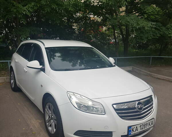 Білий Опель Інсігнія, об'ємом двигуна 1.96 л та пробігом 300 тис. км за 9700 $, фото 3 на Automoto.ua