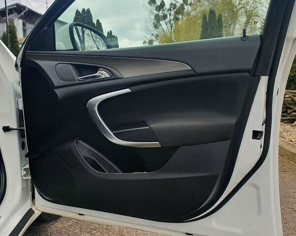 Опель Інсігнія 2012 у Мукачеве на Automoto.ua Білий Опель Інсігнія, об'ємом двигуна 2 л та пробігом 217 тис. км за 9400 $, фото 16 на Automoto.ua