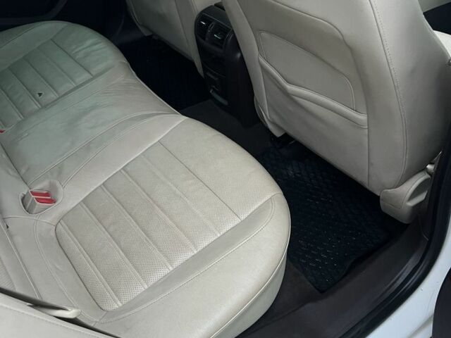 Білий Опель Інсігнія, об'ємом двигуна 0 л та пробігом 251 тис. км за 6449 $, фото 9 на Automoto.ua