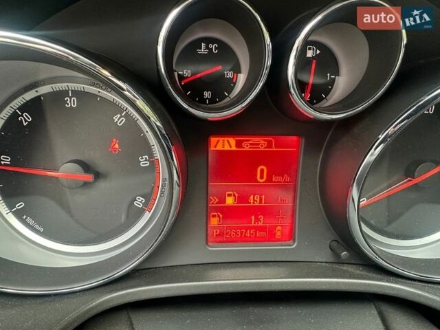 Білий Опель Інсігнія, об'ємом двигуна 1.96 л та пробігом 264 тис. км за 6000 $, фото 6 на Automoto.ua