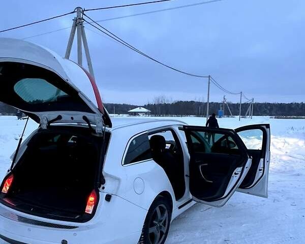 Белый Опель Инсигния, объемом двигателя 1.96 л и пробегом 326 тыс. км за 7600 $, фото 4 на Automoto.ua