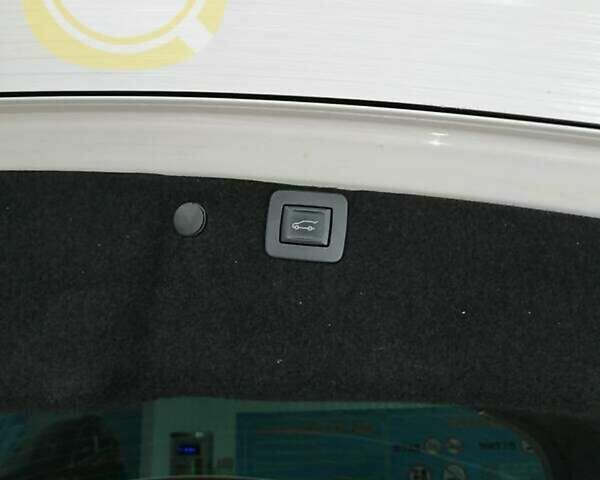 Білий Опель Інсігнія, об'ємом двигуна 1.96 л та пробігом 270 тис. км за 7700 $, фото 28 на Automoto.ua