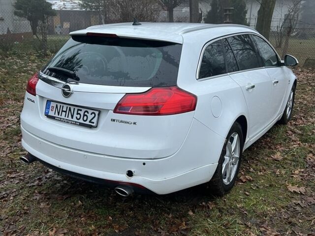 Білий Опель Інсігнія, об'ємом двигуна 0 л та пробігом 251 тис. км за 6449 $, фото 1 на Automoto.ua