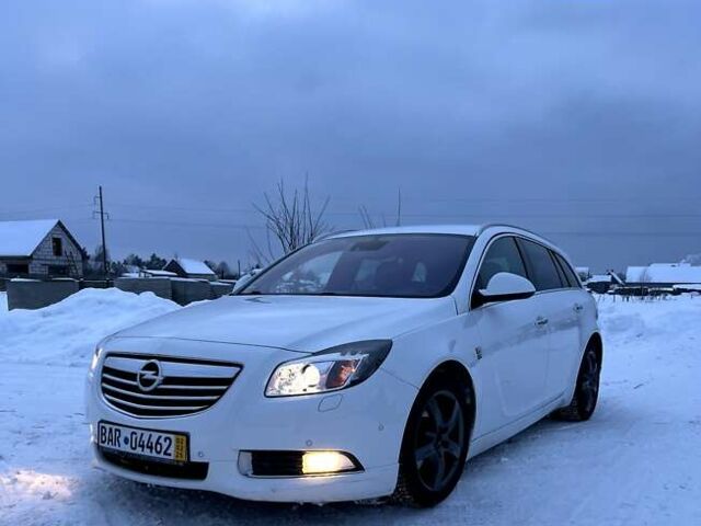 Белый Опель Инсигния, объемом двигателя 1.96 л и пробегом 326 тыс. км за 7600 $, фото 1 на Automoto.ua