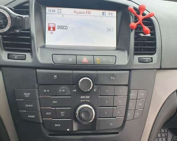 Опель Інсігнія 2012 у Мукачеве на Automoto.ua Білий Опель Інсігнія, об'ємом двигуна 2 л та пробігом 217 тис. км за 9400 $, фото 5 на Automoto.ua