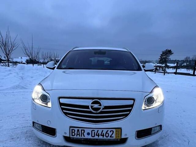 Белый Опель Инсигния, объемом двигателя 1.96 л и пробегом 326 тыс. км за 7600 $, фото 6 на Automoto.ua