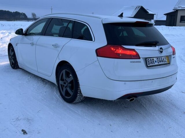 Белый Опель Инсигния, объемом двигателя 2 л и пробегом 326 тыс. км за 7600 $, фото 6 на Automoto.ua