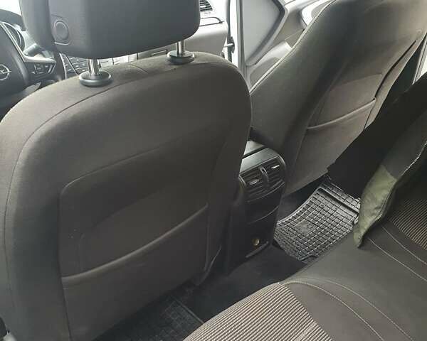 Опель Інсігнія 2012 у Мукачеве на Automoto.ua Білий Опель Інсігнія, об'ємом двигуна 2 л та пробігом 217 тис. км за 9400 $, фото 12 на Automoto.ua