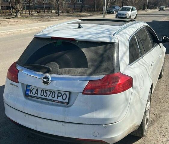 Білий Опель Інсігнія, об'ємом двигуна 2 л та пробігом 3 тис. км за 8600 $, фото 2 на Automoto.ua