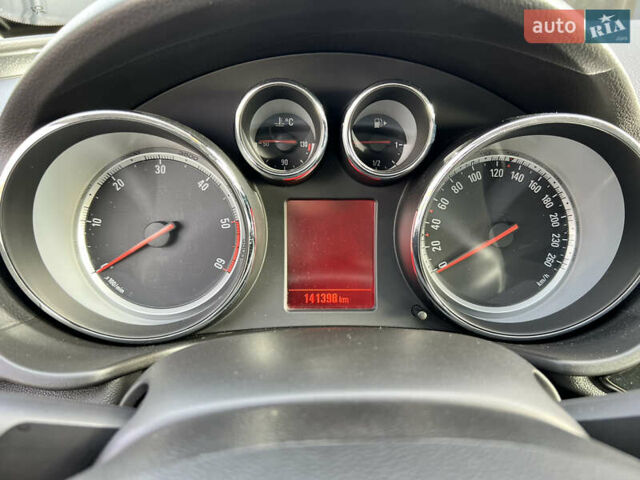 Білий Опель Інсігнія, об'ємом двигуна 1.96 л та пробігом 141 тис. км за 9800 $, фото 15 на Automoto.ua