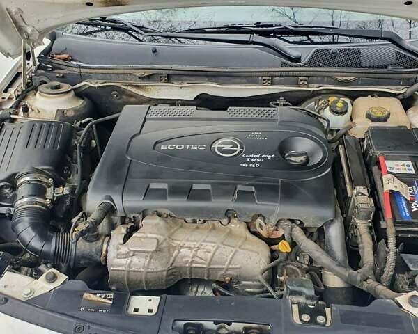 Опель Інсігнія 2012 у Мукачеве на Automoto.ua Білий Опель Інсігнія, об'ємом двигуна 2 л та пробігом 217 тис. км за 9400 $, фото 4 на Automoto.ua