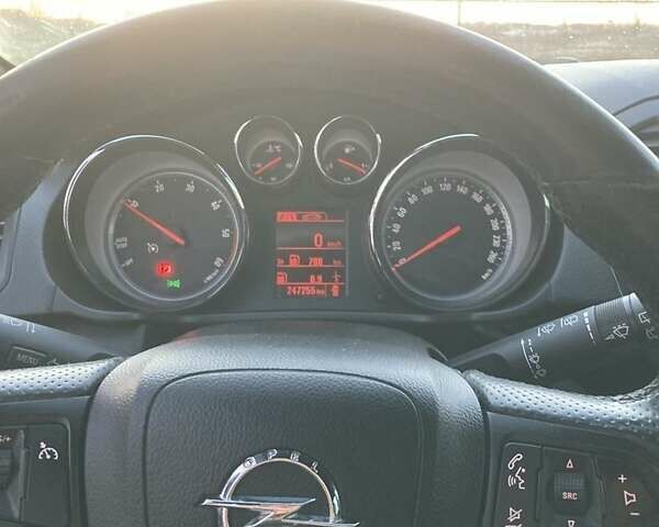 Белый Опель Инсигния, объемом двигателя 2 л и пробегом 330 тыс. км за 7100 $, фото 9 на Automoto.ua