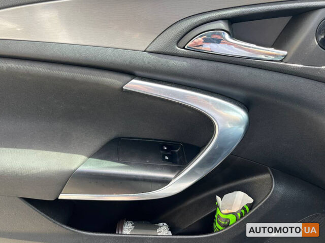 Белый Опель Инсигния, объемом двигателя 2 л и пробегом 213 тыс. км за 9900 $, фото 8 на Automoto.ua