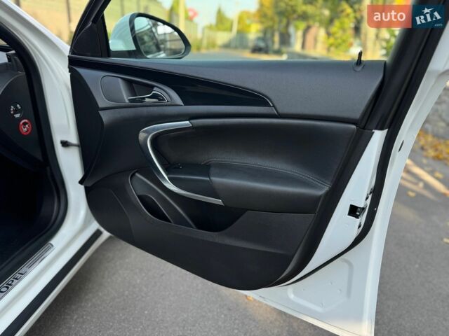Белый Опель Инсигния, объемом двигателя 2 л и пробегом 130 тыс. км за 9300 $, фото 22 на Automoto.ua