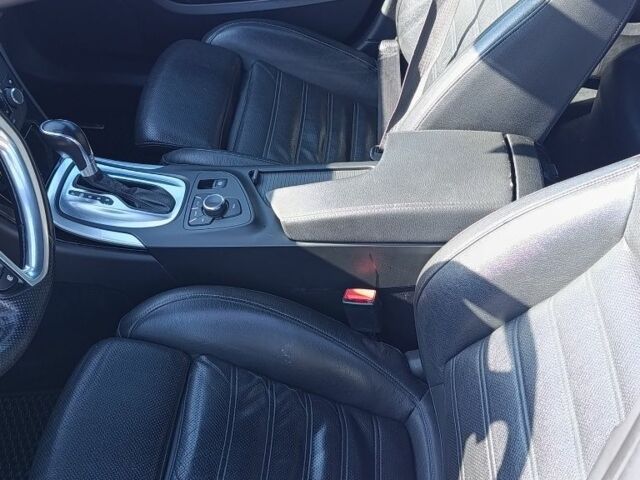 Білий Опель Інсігнія, об'ємом двигуна 0 л та пробігом 328 тис. км за 8100 $, фото 6 на Automoto.ua