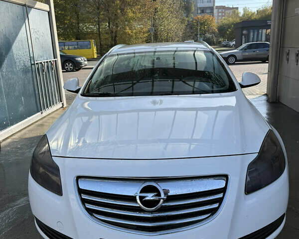 Белый Опель Инсигния, объемом двигателя 1.96 л и пробегом 345 тыс. км за 7500 $, фото 2 на Automoto.ua