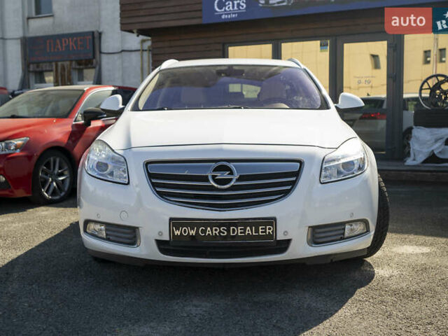 Білий Опель Інсігнія, об'ємом двигуна 1.96 л та пробігом 239 тис. км за 10300 $, фото 1 на Automoto.ua