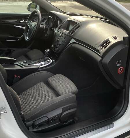 Белый Опель Инсигния, объемом двигателя 1.96 л и пробегом 274 тыс. км за 10200 $, фото 30 на Automoto.ua