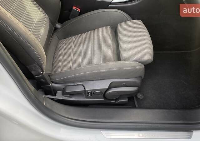 Белый Опель Инсигния, объемом двигателя 1.96 л и пробегом 274 тыс. км за 10200 $, фото 31 на Automoto.ua