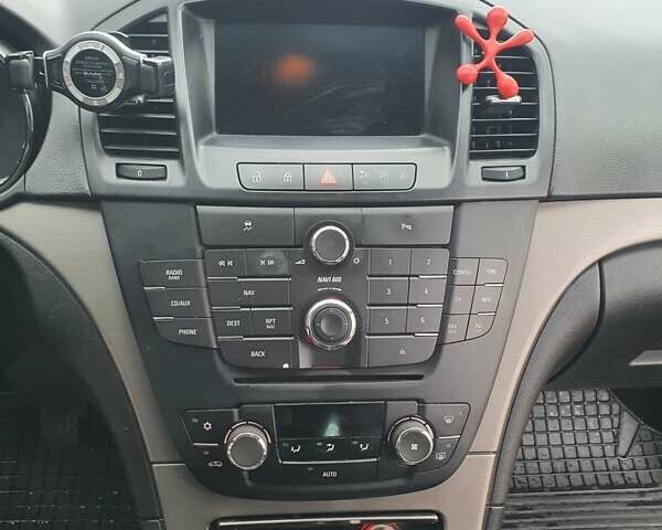 Опель Інсігнія 2012 у Мукачеве на Automoto.ua Білий Опель Інсігнія, об'ємом двигуна 2 л та пробігом 217 тис. км за 9400 $, фото 8 на Automoto.ua