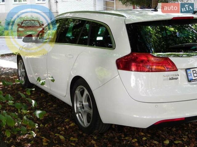 Білий Опель Інсігнія, об'ємом двигуна 1.96 л та пробігом 270 тис. км за 7700 $, фото 2 на Automoto.ua