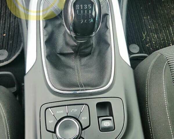 Білий Опель Інсігнія, об'ємом двигуна 1.96 л та пробігом 270 тис. км за 7700 $, фото 13 на Automoto.ua