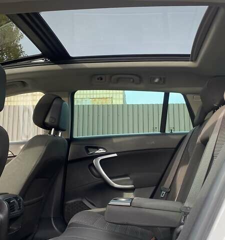 Белый Опель Инсигния, объемом двигателя 1.96 л и пробегом 274 тыс. км за 10200 $, фото 24 на Automoto.ua