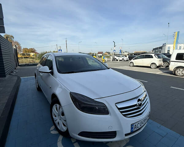 Белый Опель Инсигния, объемом двигателя 1.96 л и пробегом 345 тыс. км за 7500 $, фото 4 на Automoto.ua