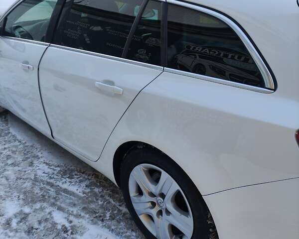 Белый Опель Инсигния, объемом двигателя 1.96 л и пробегом 302 тыс. км за 9500 $, фото 7 на Automoto.ua