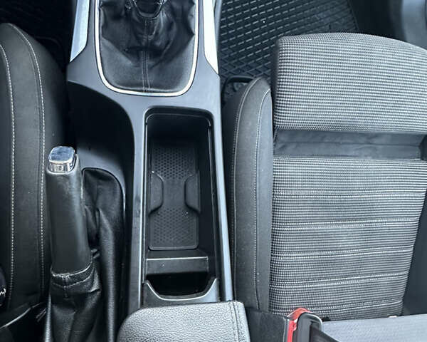 Белый Опель Инсигния, объемом двигателя 1.96 л и пробегом 265 тыс. км за 8000 $, фото 11 на Automoto.ua