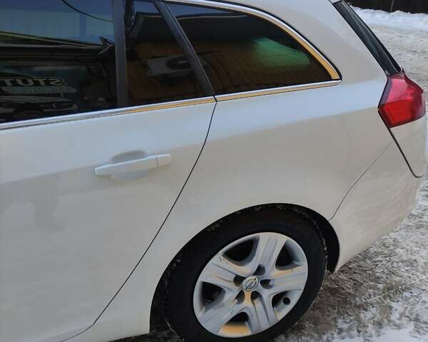 Белый Опель Инсигния, объемом двигателя 1.96 л и пробегом 302 тыс. км за 9500 $, фото 5 на Automoto.ua