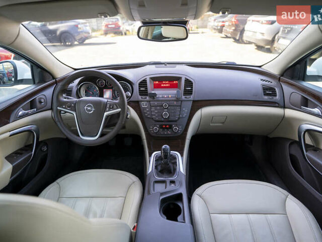 Білий Опель Інсігнія, об'ємом двигуна 1.96 л та пробігом 239 тис. км за 10300 $, фото 17 на Automoto.ua