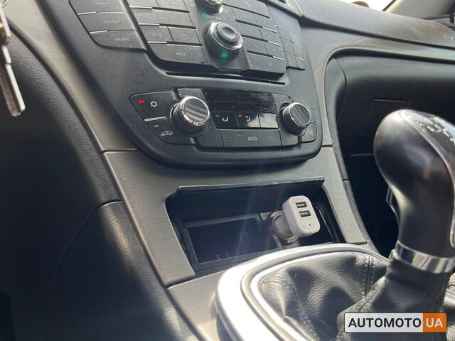 Белый Опель Инсигния, объемом двигателя 2 л и пробегом 213 тыс. км за 9900 $, фото 18 на Automoto.ua