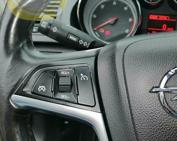 Білий Опель Інсігнія, об'ємом двигуна 1.96 л та пробігом 270 тис. км за 7700 $, фото 10 на Automoto.ua