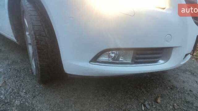 Білий Опель Інсігнія, об'ємом двигуна 1.96 л та пробігом 318 тис. км за 7000 $, фото 10 на Automoto.ua
