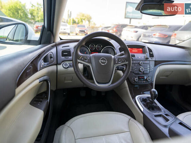 Білий Опель Інсігнія, об'ємом двигуна 1.96 л та пробігом 239 тис. км за 10300 $, фото 14 на Automoto.ua