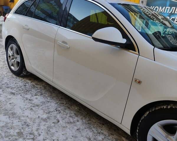 Белый Опель Инсигния, объемом двигателя 1.96 л и пробегом 302 тыс. км за 9500 $, фото 10 на Automoto.ua