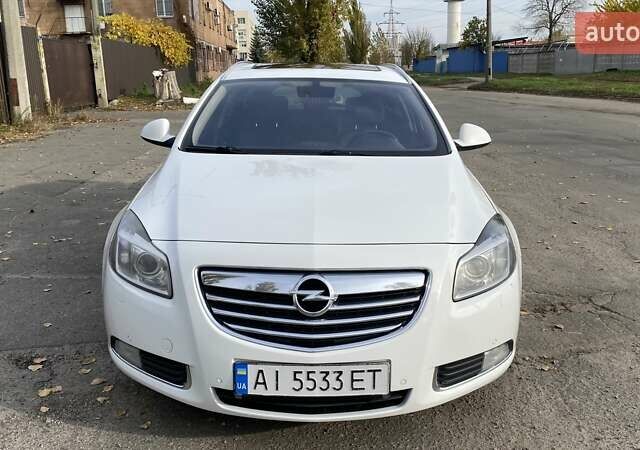 Белый Опель Инсигния, объемом двигателя 1.96 л и пробегом 274 тыс. км за 10200 $, фото 3 на Automoto.ua