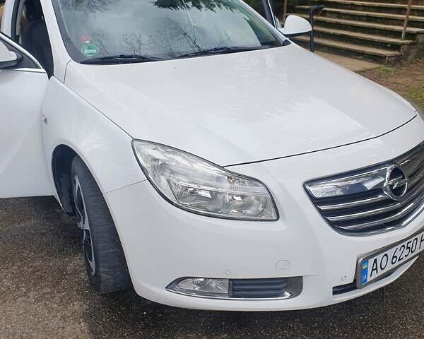 Опель Інсігнія 2012 у Мукачеве на Automoto.ua Білий Опель Інсігнія, об'ємом двигуна 2 л та пробігом 217 тис. км за 9400 $, фото 24 на Automoto.ua